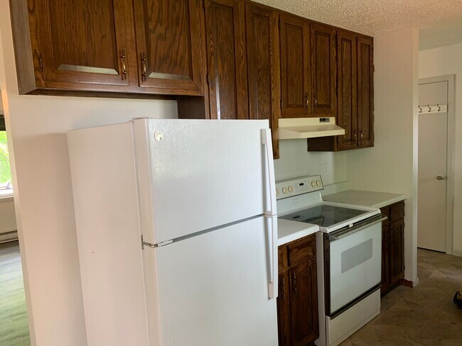 kitchen - 3011 Covent Garden St S