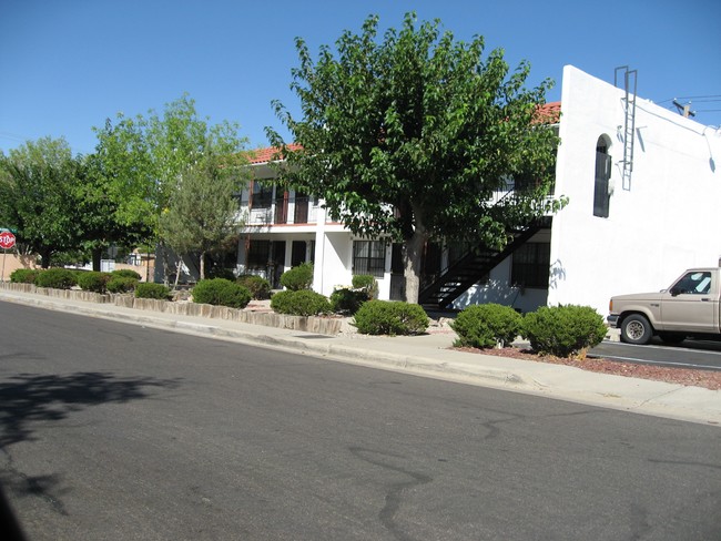 Building Photo - Casa Lynne Apartments