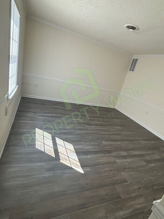 Primary Photo - 2 Bedroom, 1.5 Bath Town Home in Sharpsbur...