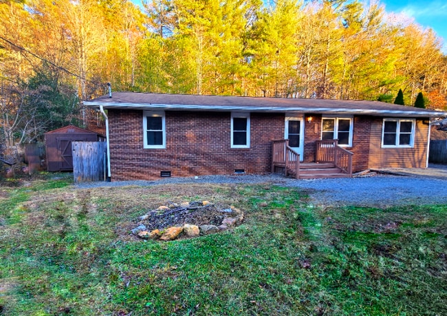 Building Photo - 326 New Salem Rd