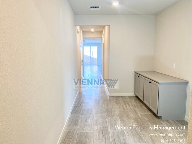 Foto del edificio - 7441 Moon Dream Wy
