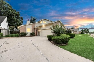 Building Photo - 3615 Palm Grove Dr