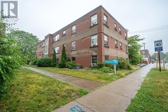 Building Photo - 169-169 Park Row S