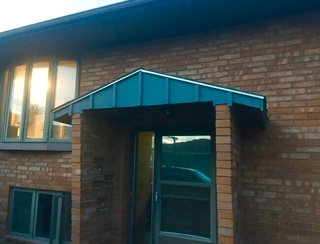 Foto del edificio - 738 S Watermelon Dr