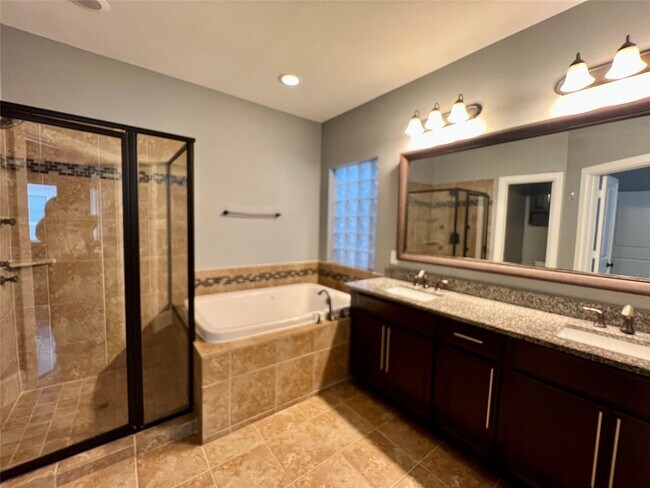 Foto del edificio - 8832 Ashbloom Ln