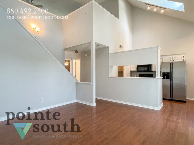 Foto del edificio - 7045 Weatherwood Dr