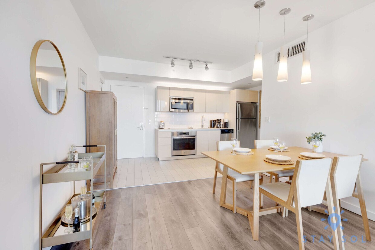 Foto principal - 2602 E Hallandale Beach Blvd