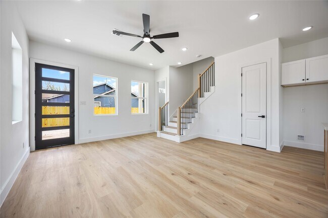 Building Photo - 4804 Carmen St