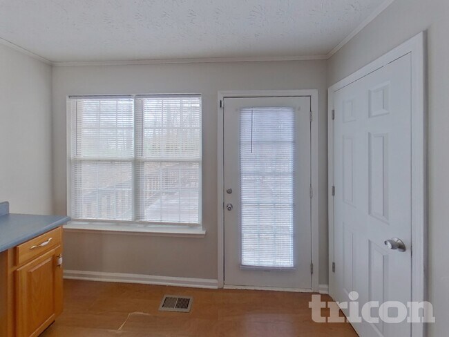 Building Photo - 5085 Forest View Trail