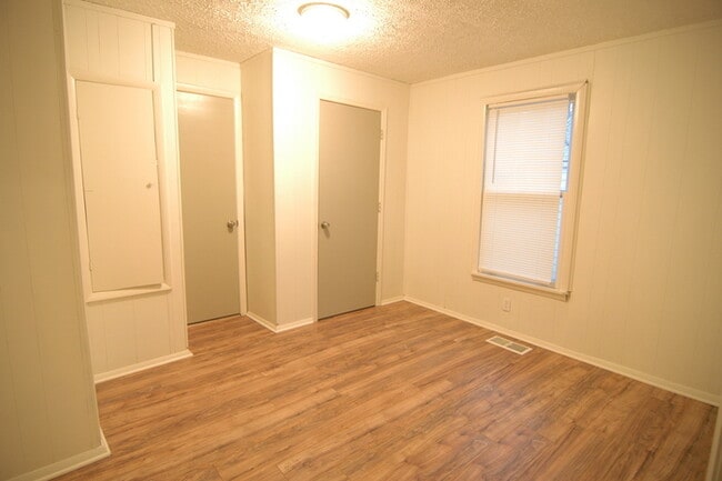 Foto del edificio - Cottage Style Home Super Close to Downtown!