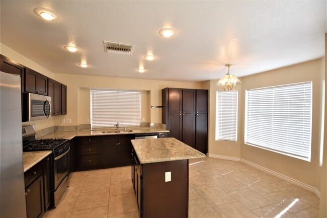 Building Photo - 7821 Desert Candle Way