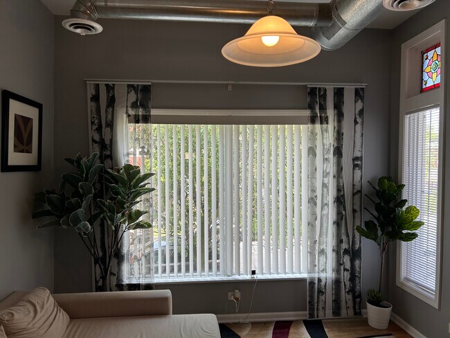 Foto del edificio - 1216 N Rockwell St