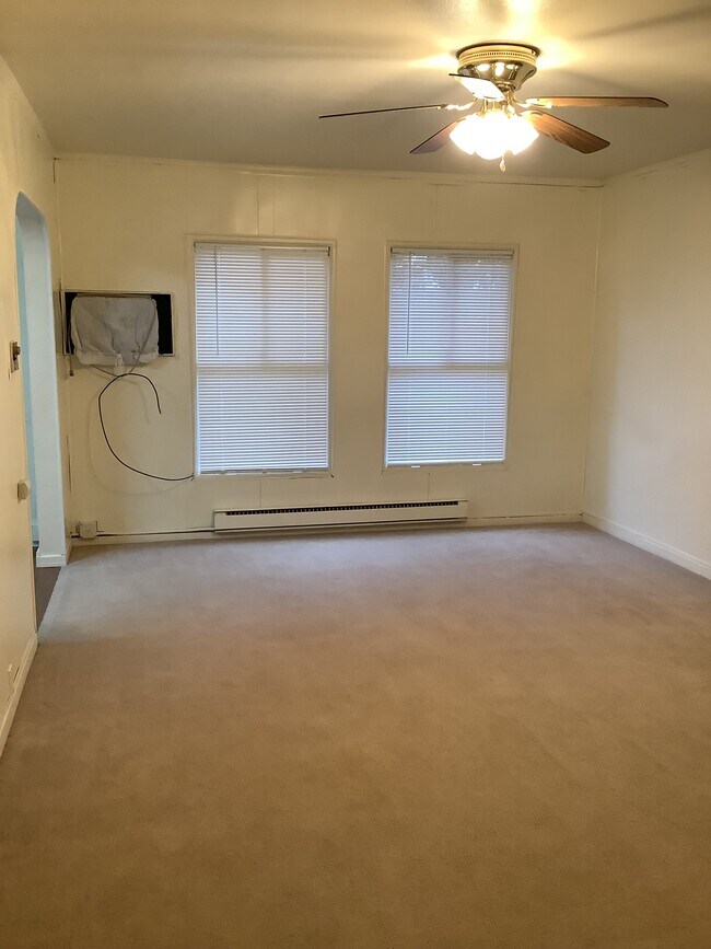 Ground floor unit - 248 E Birch St