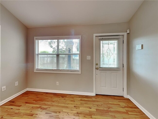 Building Photo - 1501 Stone Gate Ln SE