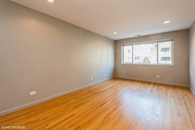 Foto del edificio - 5953 N Kenmore Ave