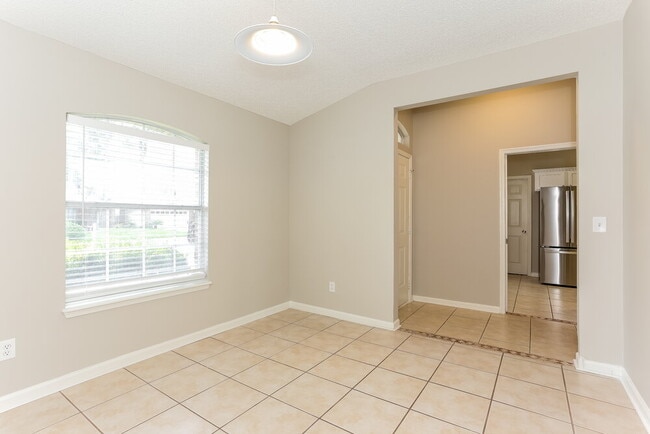 Building Photo - 3726 Woodbriar Dr