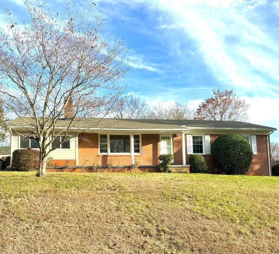 2136 Tarleton Dr, Charlottesville, VA 22901 House Rental in