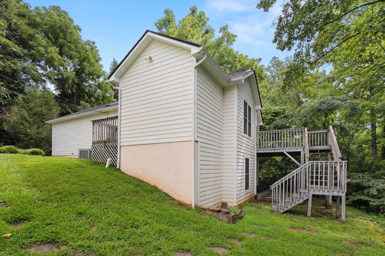 Foto principal - Great House in East Asheville!