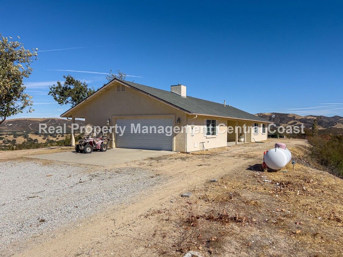 Primary Photo - LEASE PENDING - Spacious Home in Creston -...