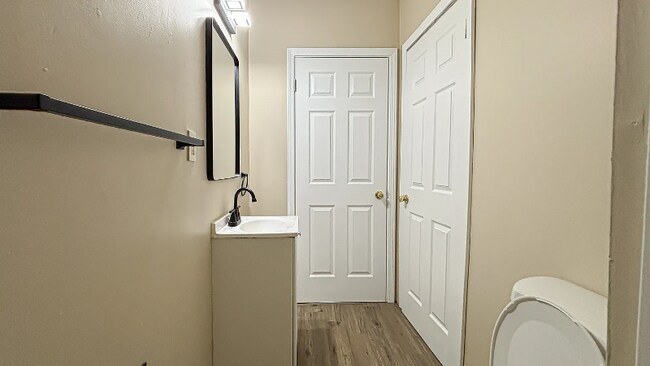 Foto del edificio - 5363 Arsenal St