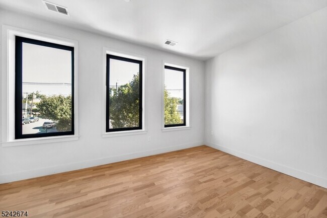 Foto del edificio - 1037 Amboy Ave