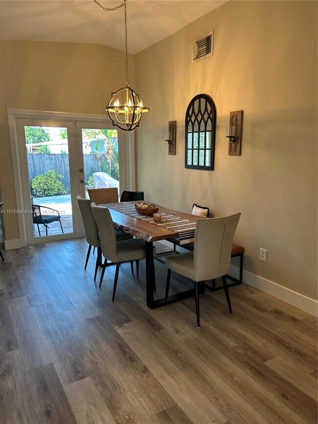 Foto del edificio - 8915 NW 164th St