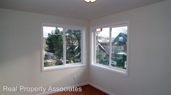 Building Photo - 4542 34th Ave S