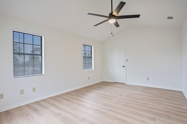 Building Photo - 3709 Kingsgate Dr