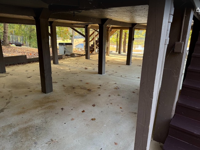 Building Photo - 3058 Bass Dr