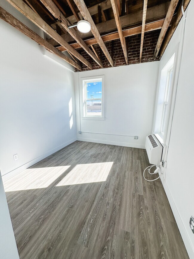 Building Photo - 9525 E Colfax Ave