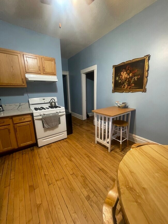 Foto del edificio - 2107 W Coulter St