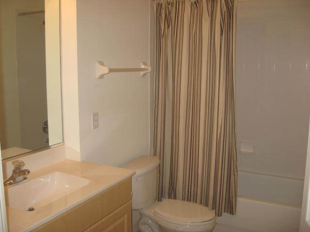 Foto del edificio - 868 Saranac Lake Dr