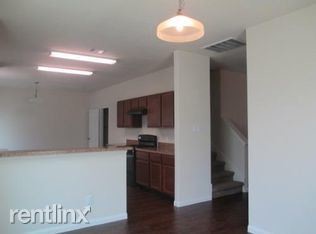 Building Photo - 2527 Verano Dr