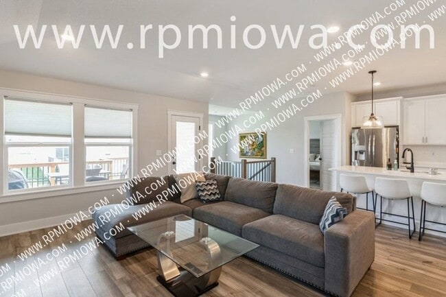 Foto del edificio - 217 NW Georgetown Dr