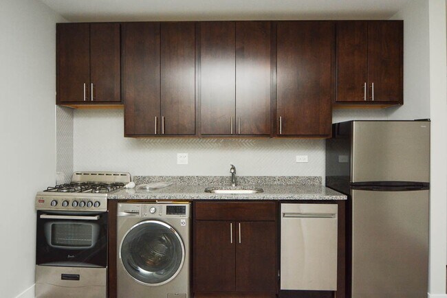 Foto del edificio - 533 W Belden Ave