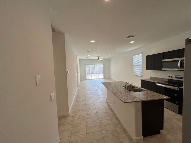 Foto del edificio - 2 Weeks Free Rent! Brand New 4-Bedroom Home in DR Horton’s Newest Community – Only $1,895/Month!