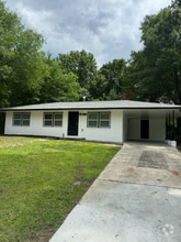 Building Photo - 3850 Spencer Cir