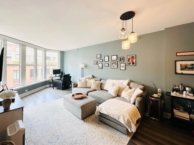 Foto del edificio - 1125 Maxwell Ln