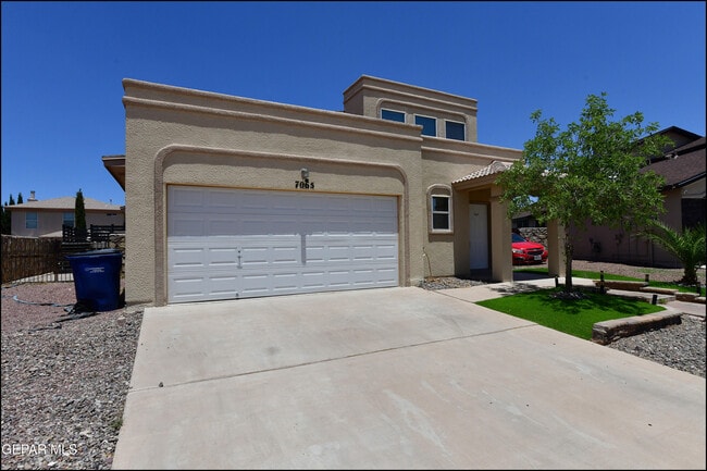 Building Photo - 7065 Falling Leaf Cir