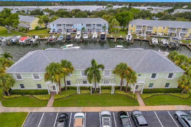 Foto del edificio - 5245 Coquina Key Dr SE