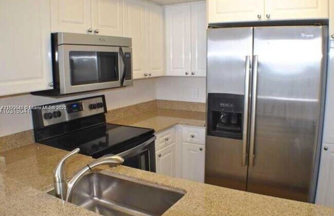 Foto del edificio - 1800 Sunset Harbour Dr