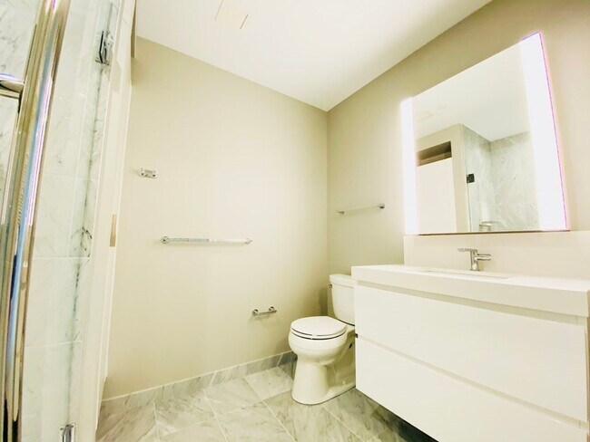 Foto del edificio - 125 Seaport Blvd