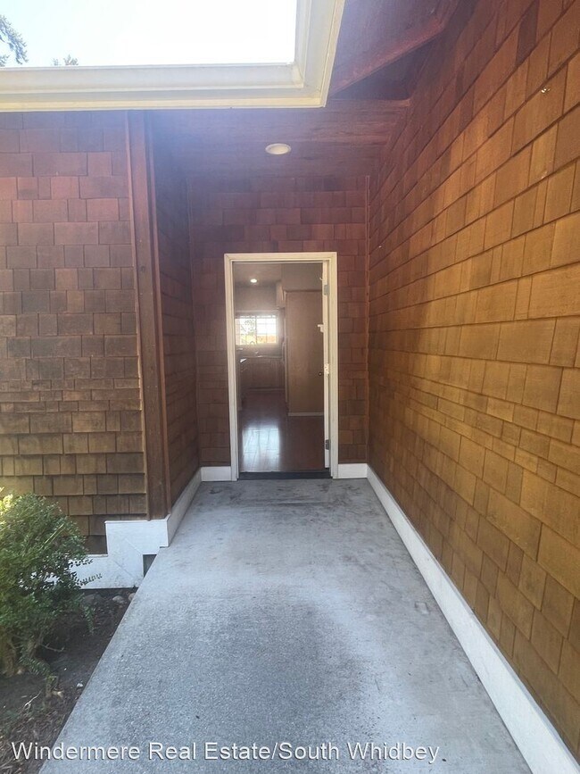Building Photo - 3 br, 2 bath House - 6463 Central Ave. - 6...