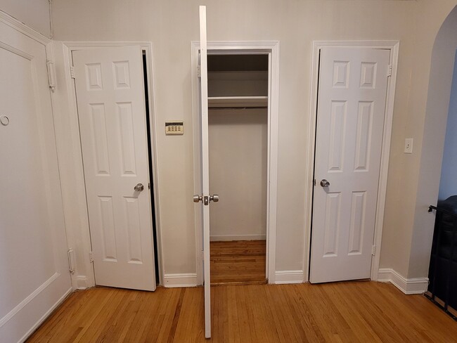 Foto del edificio - Beautiful 2 bedroom coop in Forest Hills