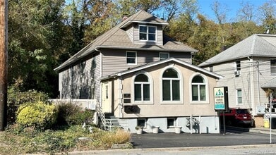 Building Photo - 64 Pine Hollow Rd