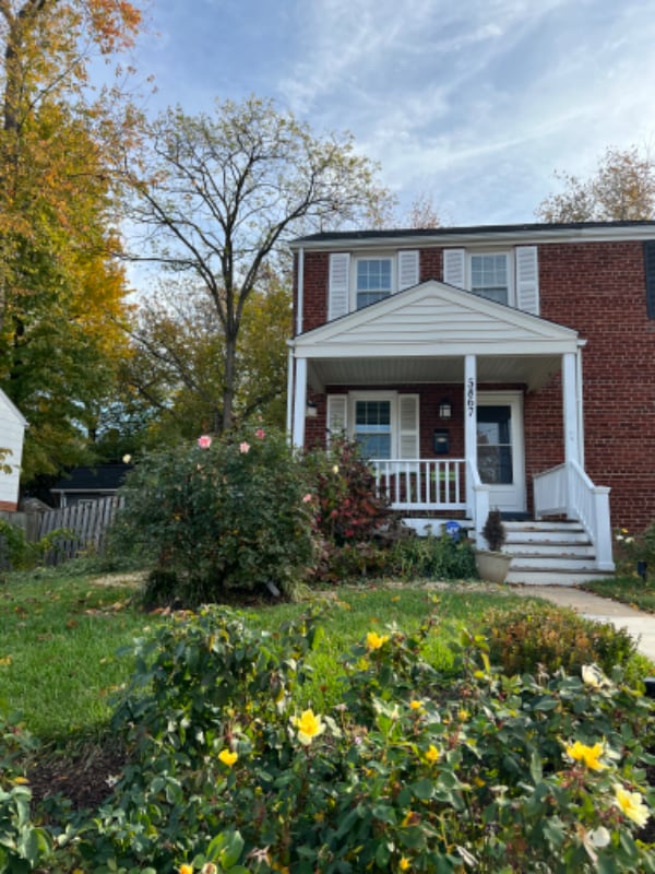 Building Photo - 5867 Edgehill Dr