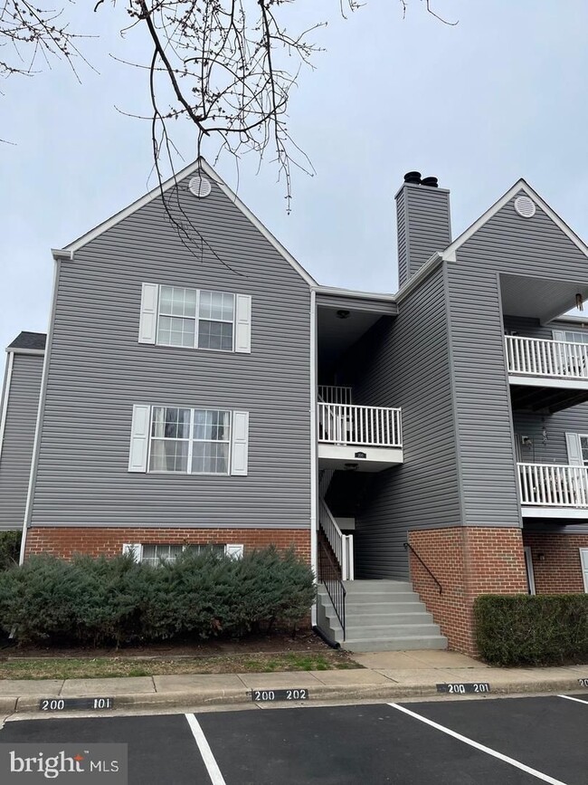 Photo - 200 Grosvenor Ln (Stafford, VA) House