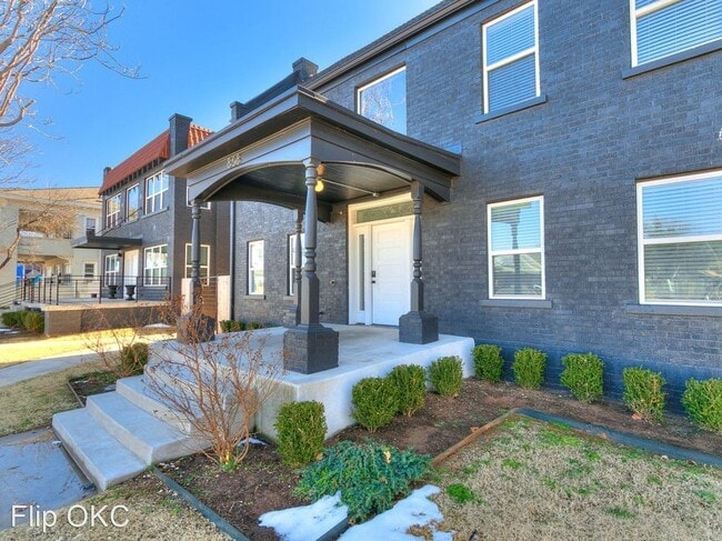 Building Photo - 808 NW 23rd St