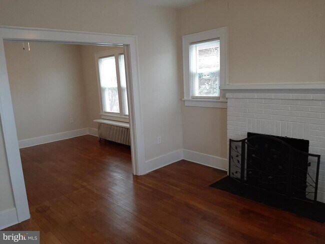 Building Photo - 811 Berryville Ave