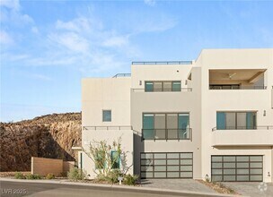Building Photo - 350 Solitude Peak Ln